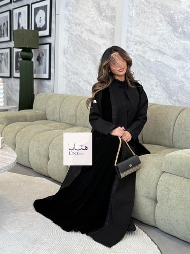 عباية لومينا مخمل كوري مع كتان تطريز اسود