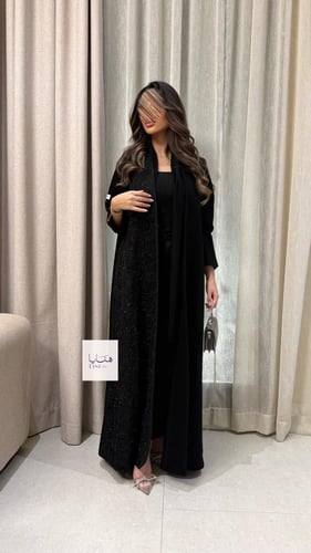 عباية انسام بقماش كريب سيراميك مع جهه شك اسود