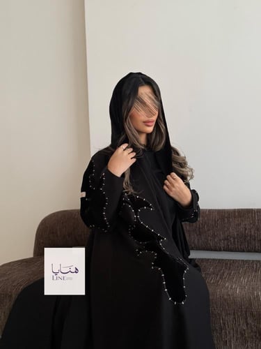 عباية بلانكا بقماش كتان مع تطريز مخملي️