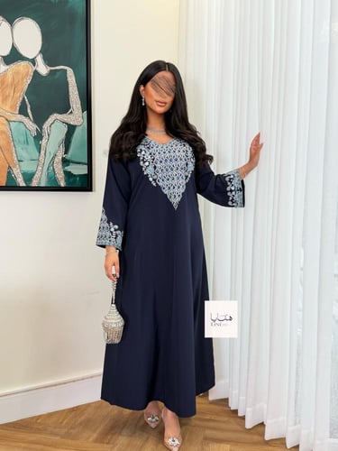 جلابية زهراء قماش ناعم مع تطريز انيق بالصدر والاكم...