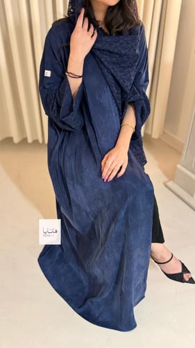 عباية رتاج بقماش حرير تركي تدخيلات دانتيل مع طرحه...