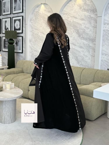 عباية لومينا مخمل كوري مع كتان تطريز ابيض