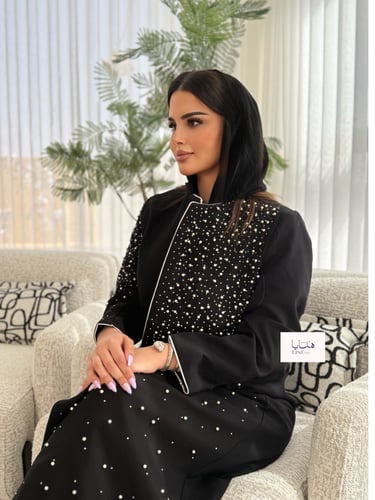 بليزر مترفه بقماش كريب الاناقة مبطن شك لولو ابيض