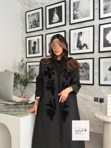 عباية فتون بليزر بقماش جاكار شتوي بتطريز مخمل اسود