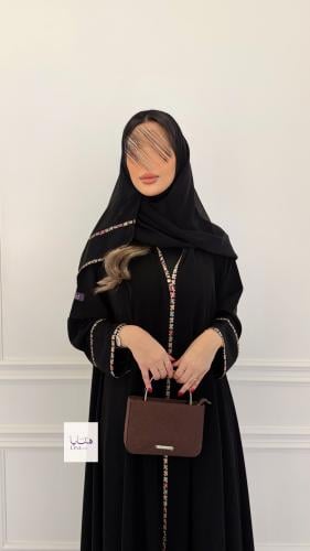 عباية شموخ دبل كلوش بقماش كريب ملكي مع لمسات تطريز...