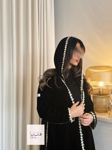 عباية كاميليا مخمل مع بلاك بيري مزين بورد️