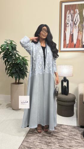 عباية دلع بقماش روز صيفي مع دانتيل مزين بهدب سماوي