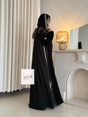 عباية كاميليا مخمل مع بلاك بيري مزين بورد️