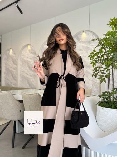 عباية شيهانه بقماش كريب باربي مع مخمل بربطه بيج وا...