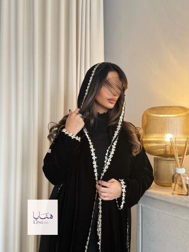 عباية كاميليا مخمل مع بلاك بيري مزين بورد️