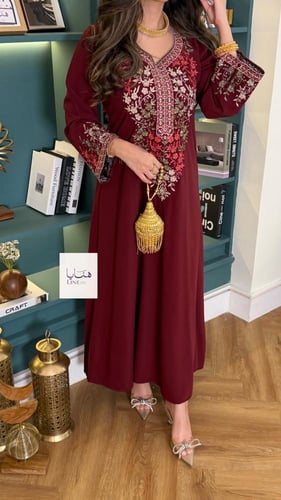 جلابية اشواق قماش ناعم تطريز ملون بالصدر والاكمام...