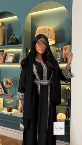 جلابية لمياء تطريز الامام مع ربطه خصر مطرزه مع تطر...