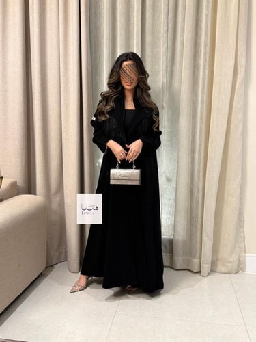 عباية تهاني بقماش كريب سيراميك مع شك بالصدر بياقه