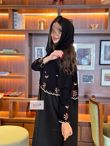 عباية وسن قماش ملكي وبليزر