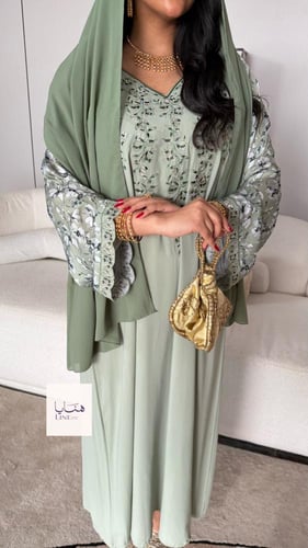 جلابية ميثاء قماش ناعم باكمام حرير تطريز بالصدر لو...