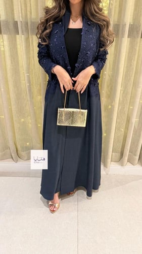 عباية دلع بقماش روز صيفي مع دانتيل مزين بهدب كحلي