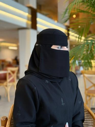 نقاب كوري مغاط مائل قصير عادي