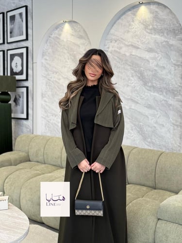 عباية هيلينا بقماش جوخ مع جاكيت مخمل استريتش متصل...