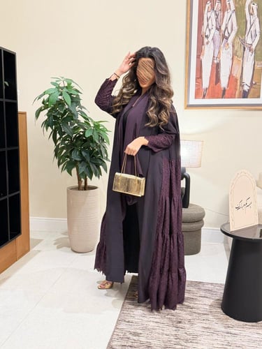 عباية مبهره بقماش كريب رموش مع روكاما بنفسجي