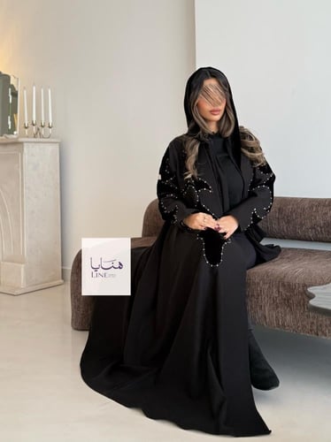 عباية بلانكا بقماش كتان مع تطريز مخملي️