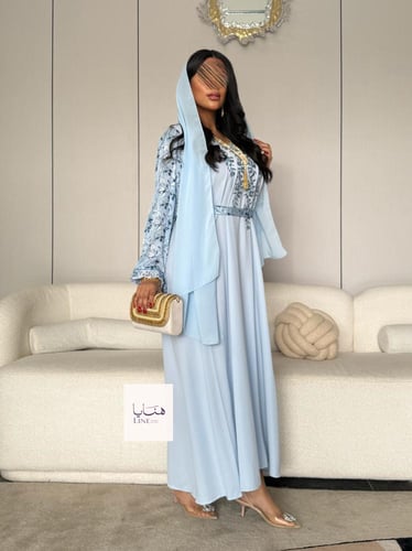 جلابية ميثاء قماش ناعم باكمام حرير تطريز بالصدر لو...