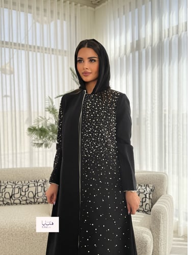 بليزر مترفه بقماش كريب الاناقة مبطن شك لولو ابيض