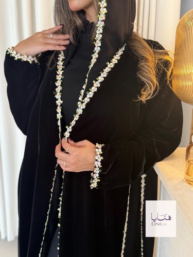 عباية كاميليا مخمل مع بلاك بيري مزين بورد️