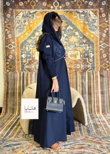 عباية مياسه بقماش كريب كتان مطرز كحلي