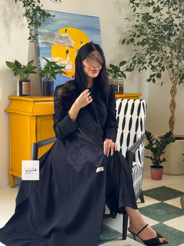 عباية بليزر وصوف بقماش كريب رموش تدخيلات دانتيل مط...