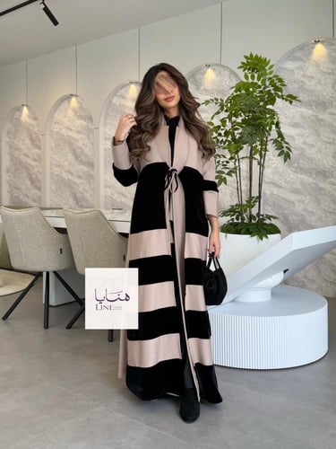 عباية شيهانه بقماش كريب باربي مع مخمل بربطه بيج وا...