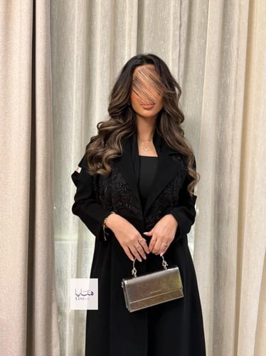 عباية تهاني بقماش كريب سيراميك مع شك بالصدر بياقه