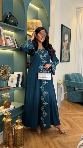 جلابية هديل قماش اوكراني ناعم تطريز مشجر بالامام و...