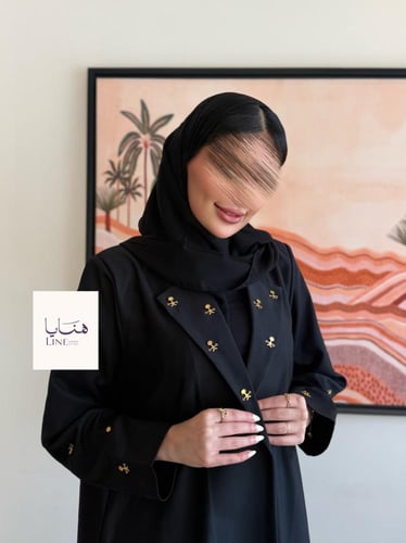 عباية سناء بقماش كريب روان اسود