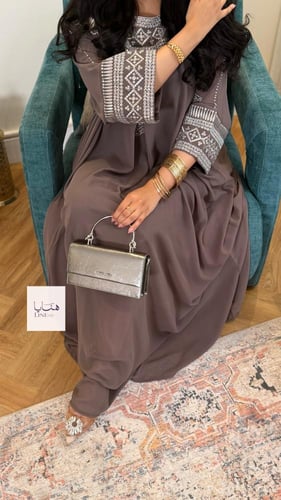 جلابية بسمه فراشة بقماش شيفون مبطنه بحرير بكسره من...