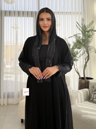 عباية الاحلام بقماش ملكي لمسات روكاما بكسرات تطريز...