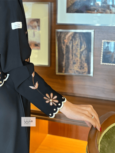 عباية وسن قماش ملكي وبليزر