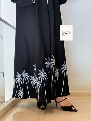 عباية بيارق بقماش كريب كتان مطرز نخيل