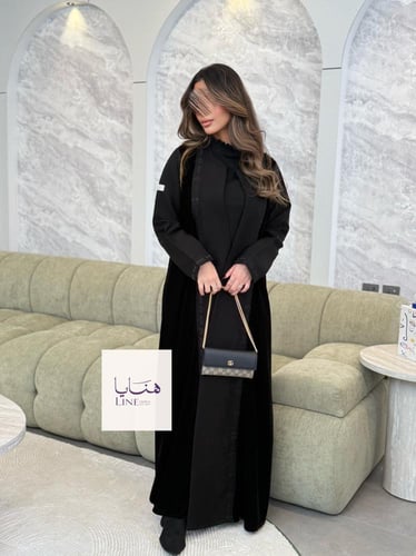 عباية لومينا مخمل كوري مع كتان تطريز اسود