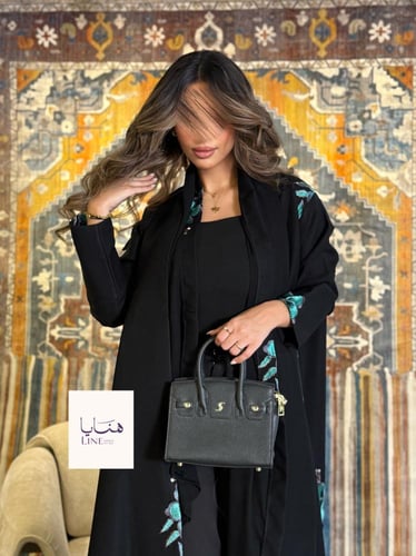 عباية هتون بقماش كريب كتان تطريز ورد