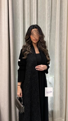 عباية انسام بقماش كريب سيراميك مع جهه شك اسود