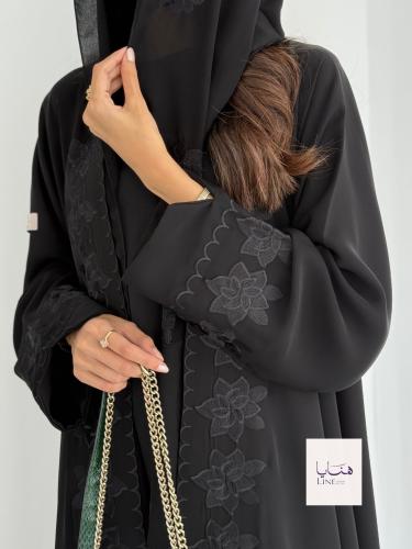 عباية ملاذ دبل كلوش بقماش انترنت تطريز اسود