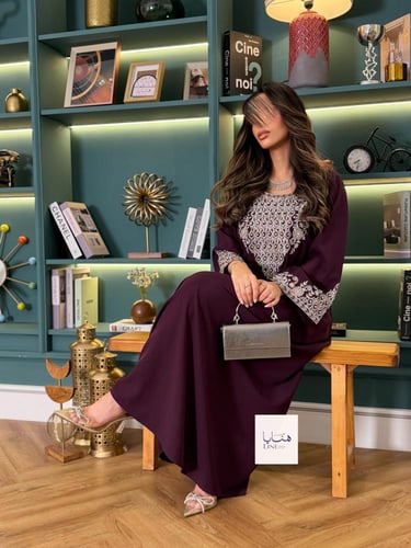 جلابية زهراء قماش ناعم مع تطريز انيق بالصدر والاكم...