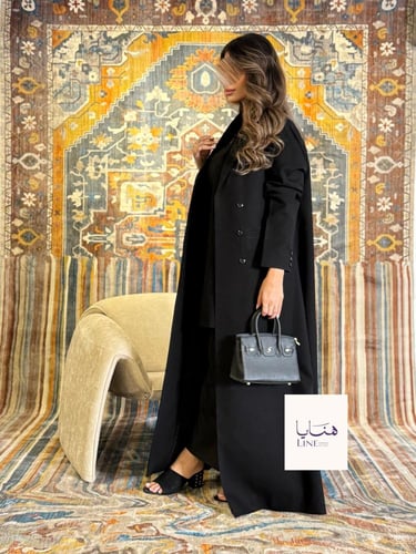 عباية كبرياء بليزر كريب مبطن بقصة اي لاين اسود