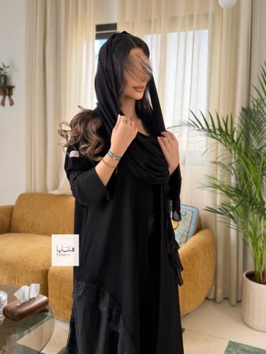 عباية مزهره بقماش كريب ملكي تدخيلات كريب نواعم مزي...