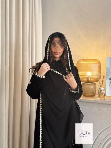 عباية كاميليا مخمل مع بلاك بيري مزين بورد️