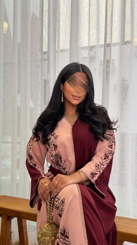 جلابية طله قماش ناعم تطريز الامام والاكمام عنابي م...