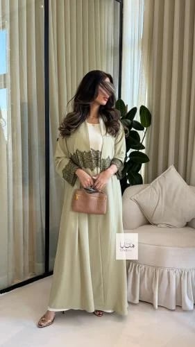 عباية نسيم بقماش كريب احساس مزينه بكلفه مع فستان د...