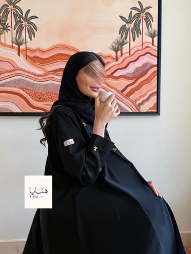 عباية سناء بقماش كريب روان اسود