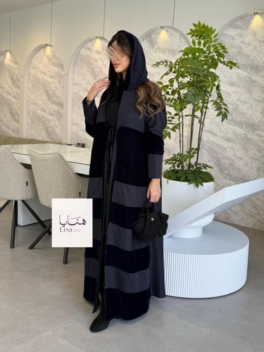 عباية شيهانه بقماش كريب باربي مع مخمل بربطه كحلي