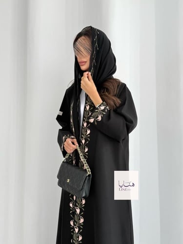 عباية نبضه بقماش كريب كتان تطريزات ملونه